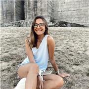 Estudiante de periodismo imparte clases de todas las asignaturas a alumnos de primaria y ESO